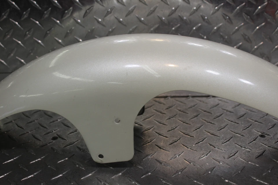 2007 SUZUKI BOULEVARD S50 БЕЛОЕ ПЕРЕДНЕЕ КОЛЕСО КРЫЛО 53110-38A10-13L - Изображение 4 из 4