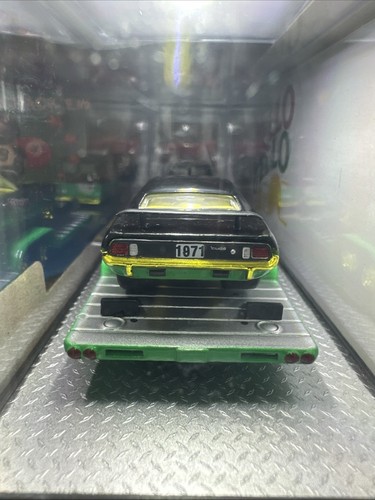 M2 HAULER MELLO YELLO🔥CHASE 1967 DODGE A100 PANEL VAN & 1971 PLYMOUTH HEMI CUDA - Picture 7 of 9