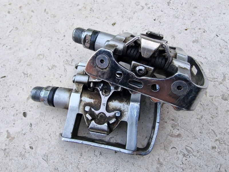 Shimano Bike Pedals PD-M324 SPD Clip In one side Flat on other