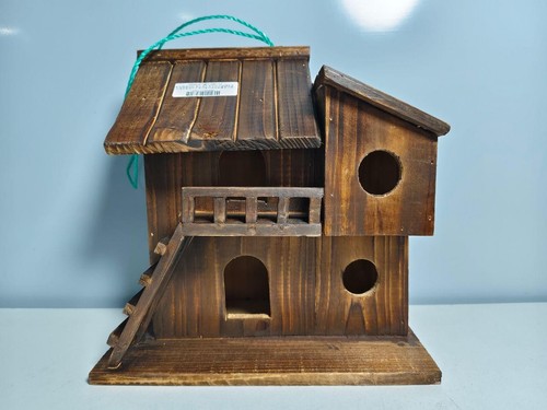 Wooden Squirrel Nesting Box Safe Birdhouse Shelter Natural Design Outdoor Use