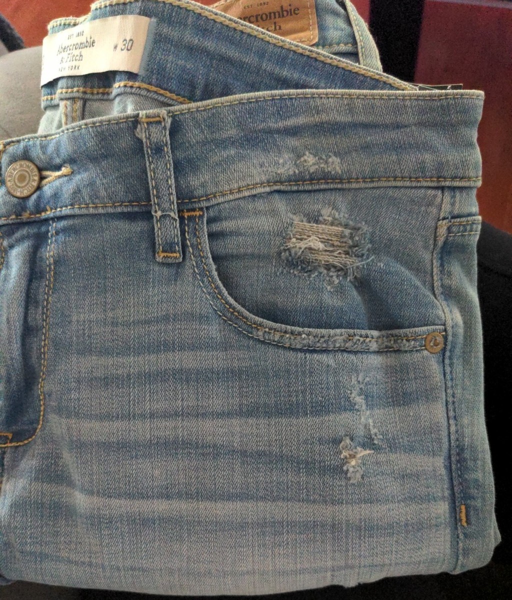 NWT Abercrombie & Fitch Jeans Size 10/30 Distressed