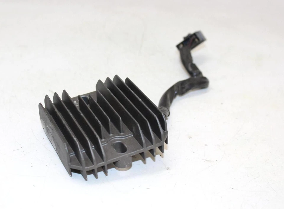 Regulador de tensão retificador Suzuki Gsxr750 2001 - Imagem 2 de 4