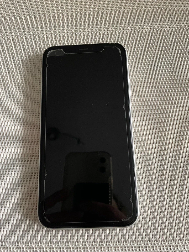 Apple iPhone XR Handy - 64GB - Weiß Einwandfrei - Bild 3 von 4