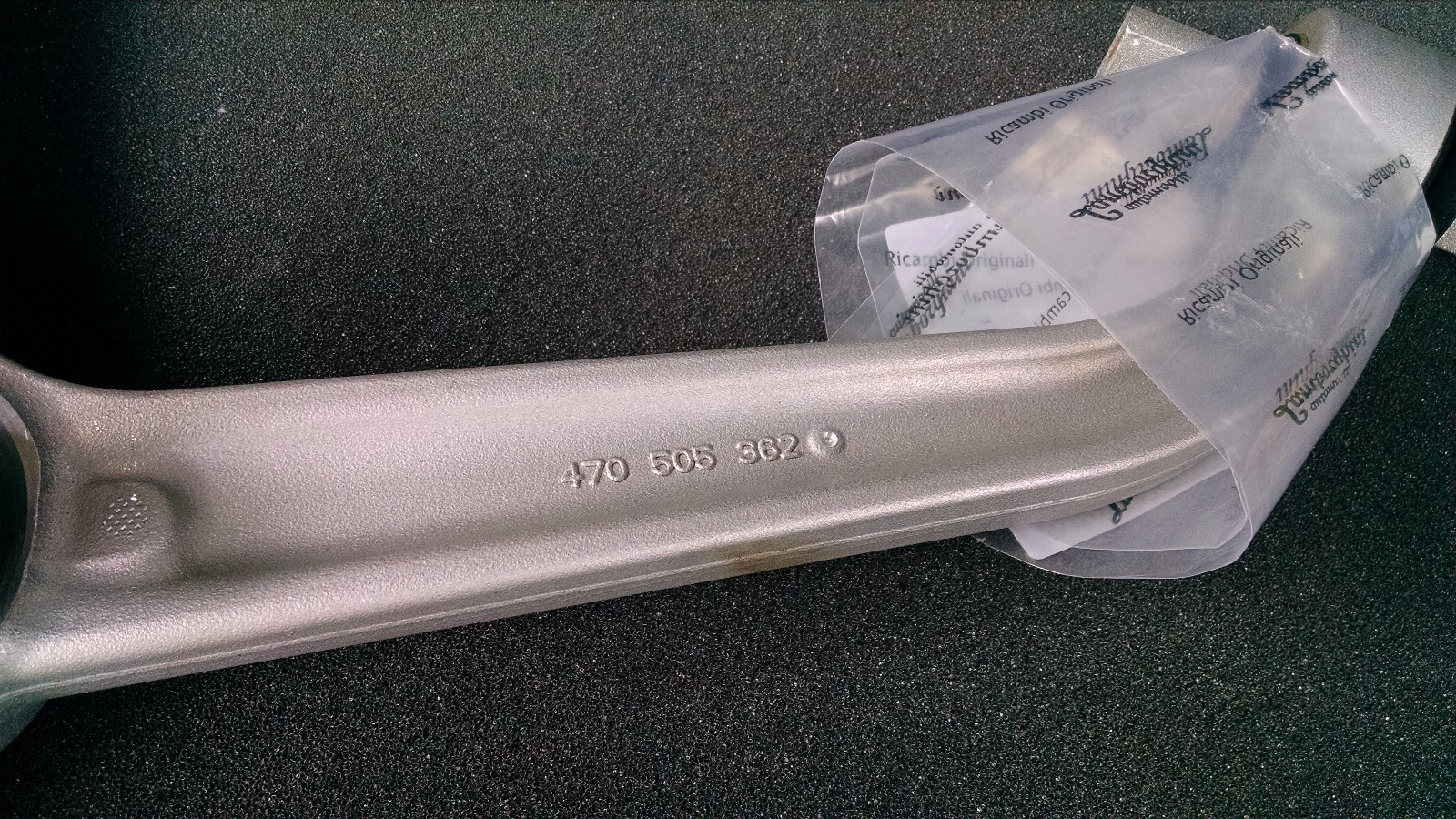 LAMBORGHINI AVENTADOR REAR RIGHT UPPER CONTROL ARM OEM 470505324G