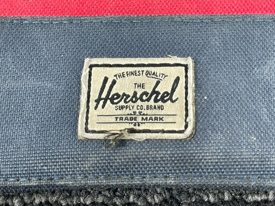 🔥 Herschel • Carteira porta-cartão fina - Imagem 2 de 4