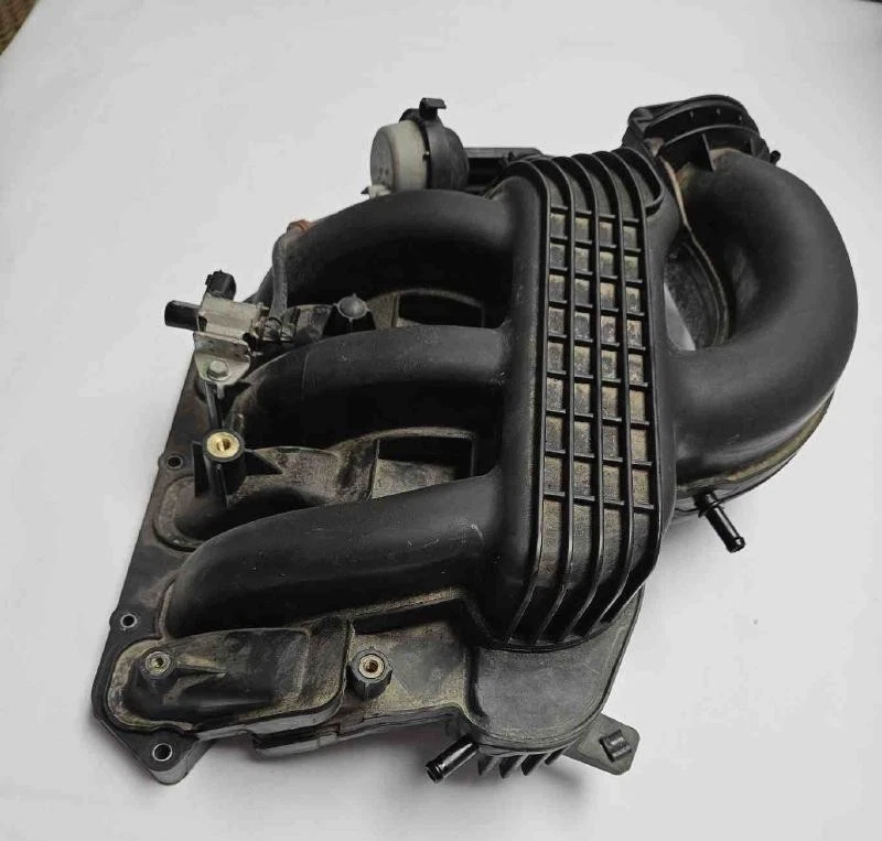 2005-2018 Nissan Frontier 4.0L Engine Intake Manifold Assembly OEM - Image 3 of 4