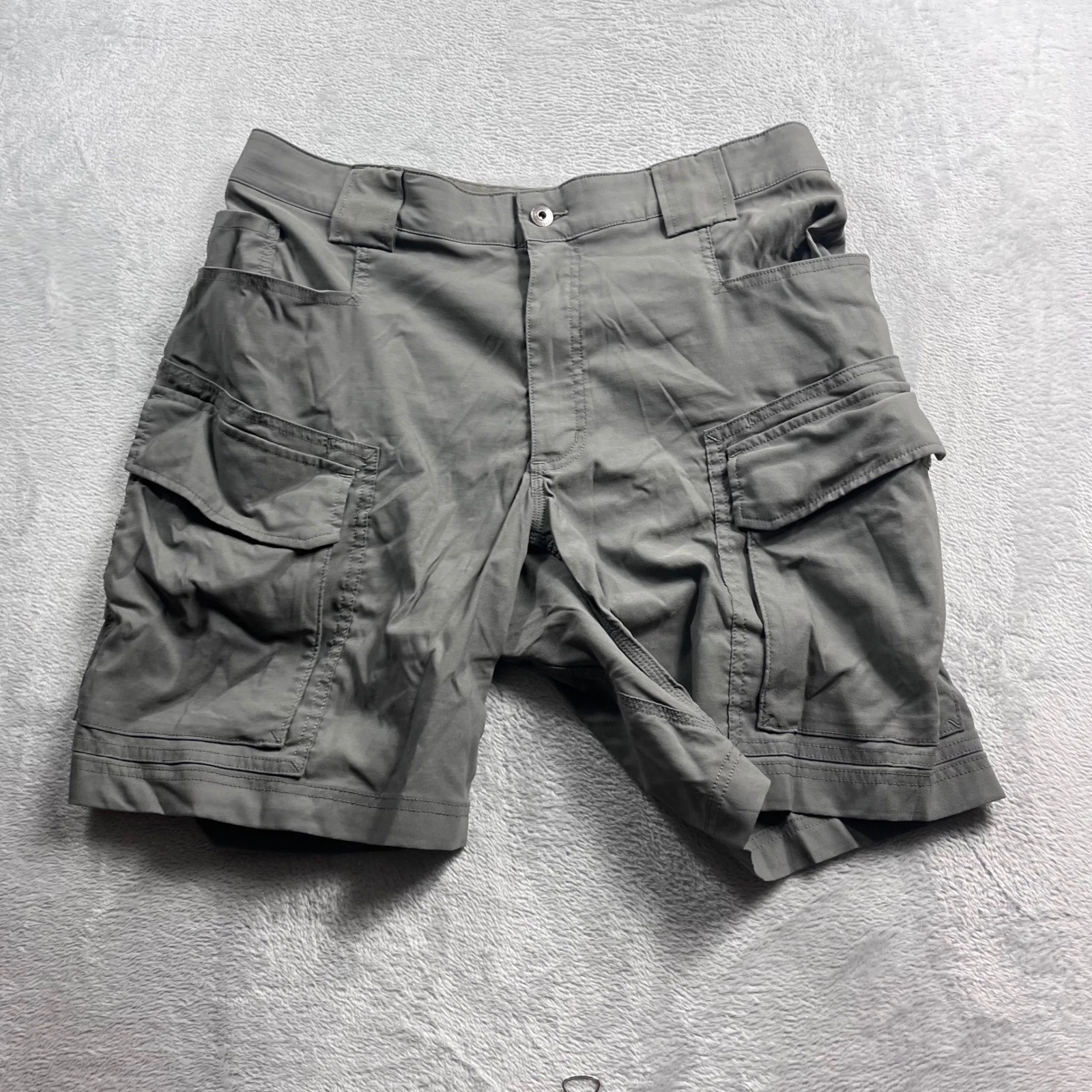 Duluth Trading Co Mens 36 Gray Dry on the Fly Relaxed Fit Cargo Utility Shorts