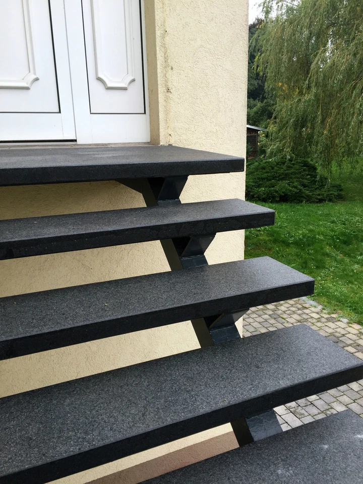 Blockstufe dunkel rutschsicher Trittstufe Treppenstufe Aussentreppe Steinstufen - Bild 4 von 4