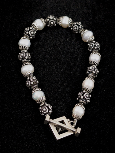 White Baroque pearl Silver Tone Bali Style Bead Toggle Bracelet 7.5 in