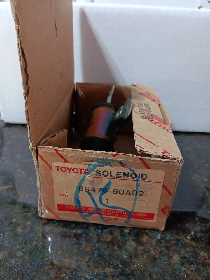 Actuador solenoide cerradura puerta trasera derecha Toyota Land Cruiser FJ62 OEM 85470-90A02 NUEVO DE STOCK Foto 2 de 3