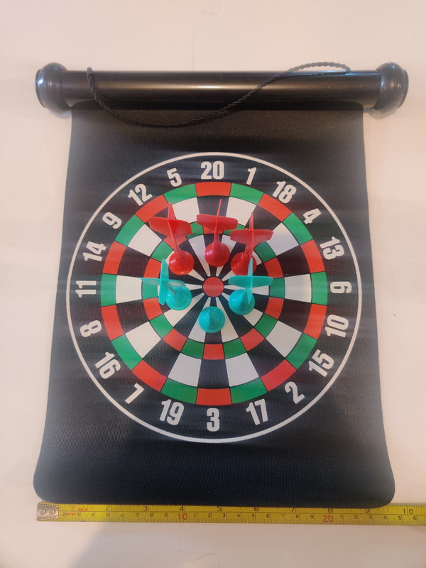Magnet Dart Board 1 Dart broken Used 
