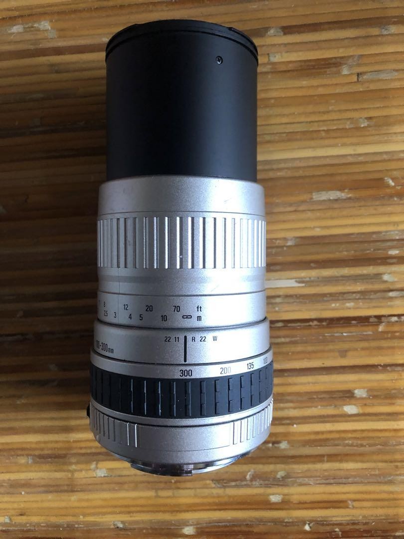 Sigma 100-300mm Telephoto Zoom Lens for Canon EF Mount in Excellent Condition with Metal Mount