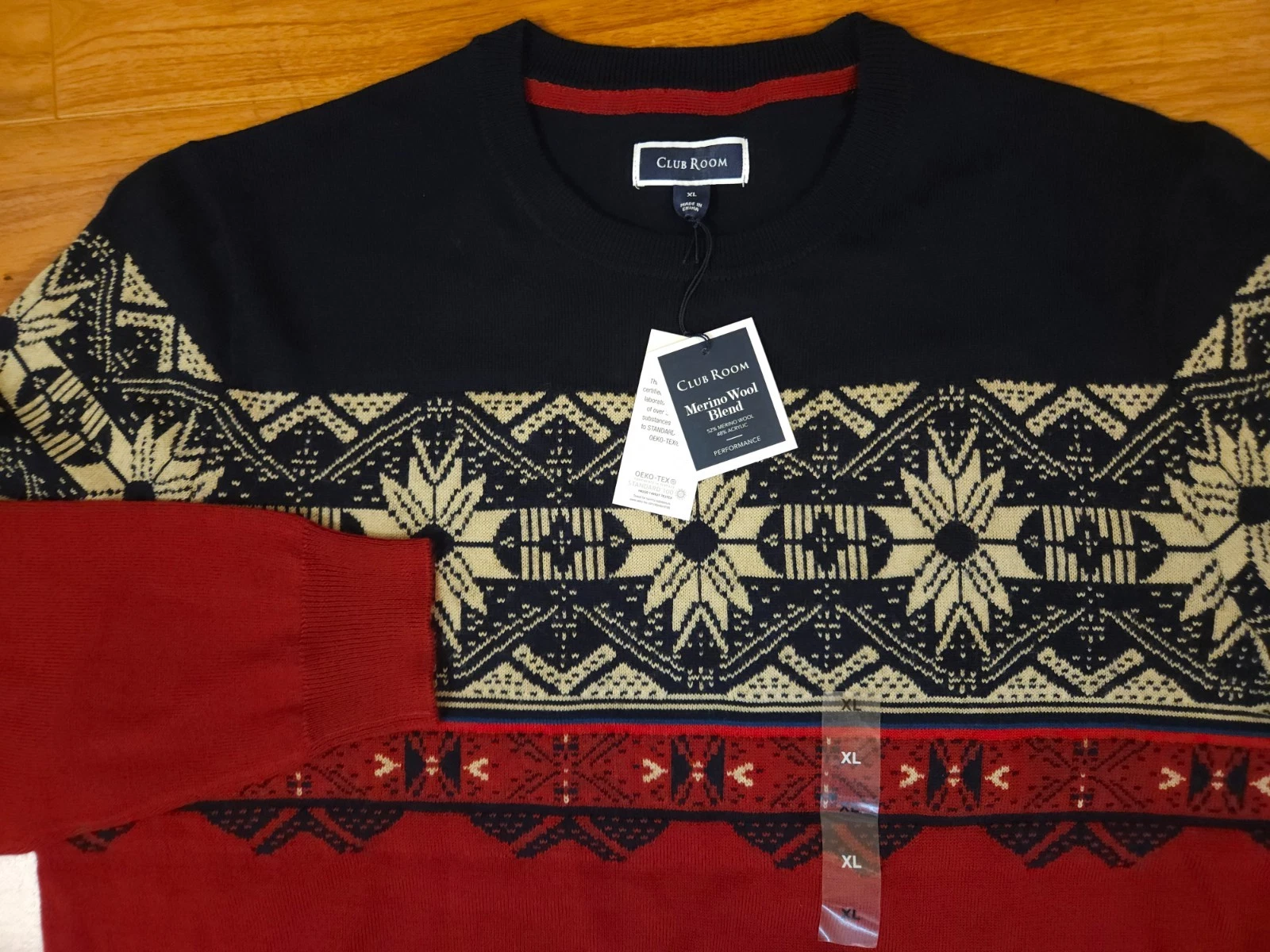 NWT Men's Club Room Merino Wool Blend Sweater XL Red Blue Snowflake Print