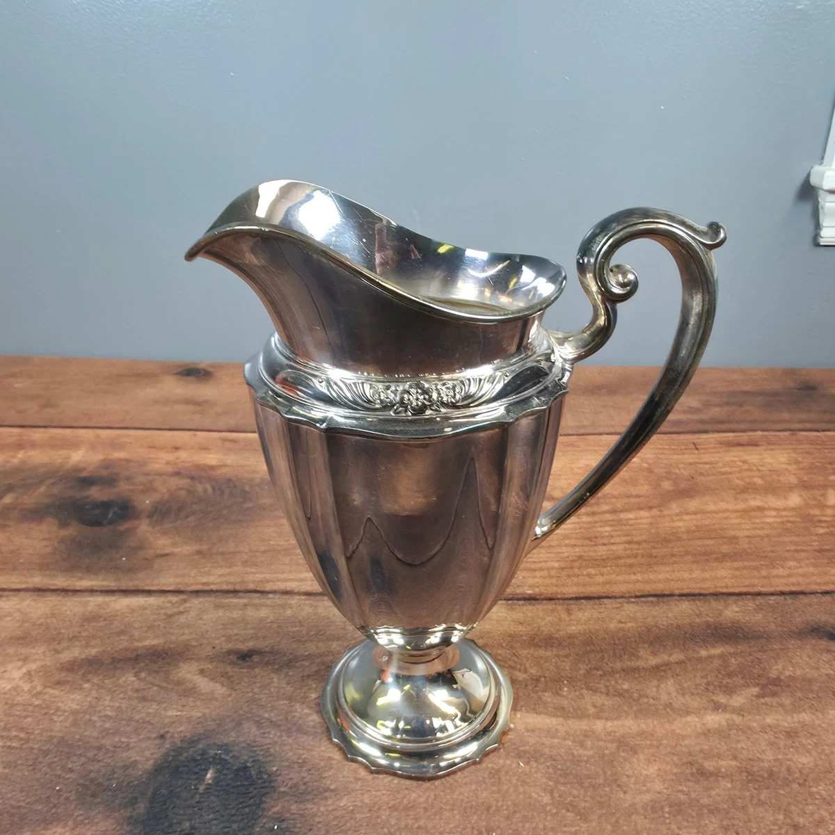 【Rogers & Bro】 ティルティングピッチャー　スタンド 1847 Rogers Bros Antique US Silver-Plated Pitchers & Jugs for sale