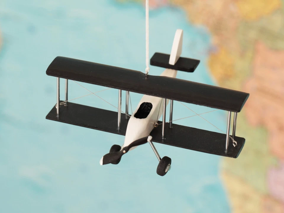 Avión colgante, blanco negro, decoración de guardería, avión decorativo de madera Foto 3 de 4