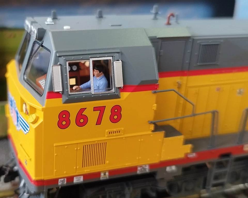 USA HO DCC Sound & Smoke GE ES59ACi Union Pacific HXN5 Part 2 $300 of total $600 - Image 3 of 4