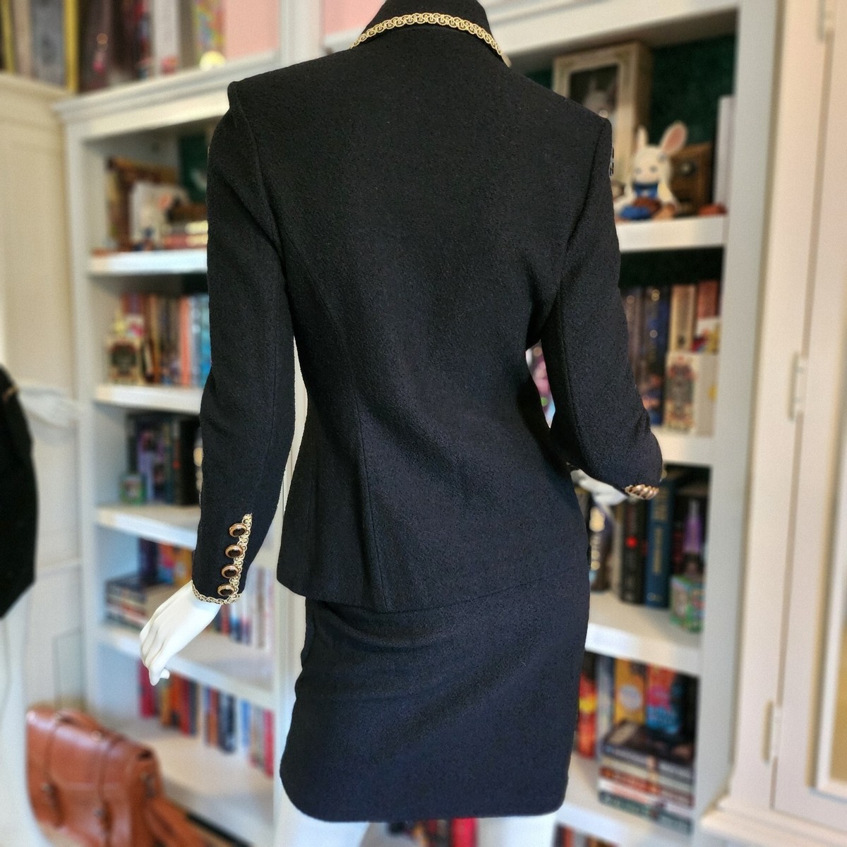 St. John Collection Vintage Black Knit Skirt Suit 2 Piece Size 2 