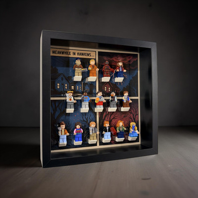 Displayrahmen für LEGO  11370 Stranger Things The Creel House Minifiguren 27cm