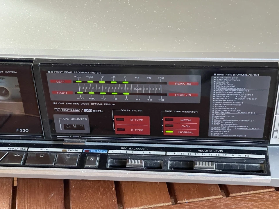 Aiwa AD-F330 Stereo Cassette Tape Deck - Cinghia nuova. Misurato - Immagine 3 di 4