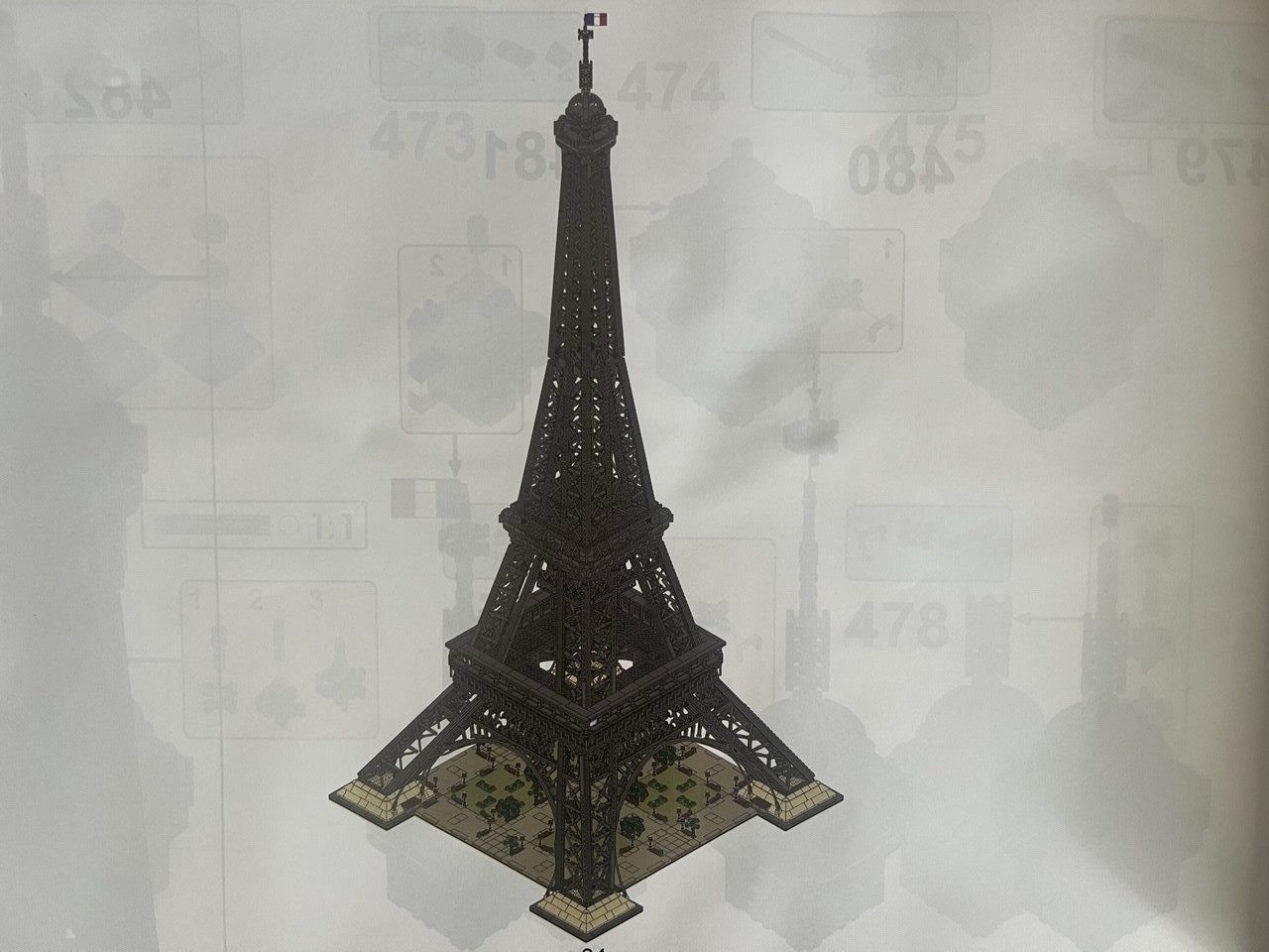 Eiffel Tower MOC Building Blocks Set Approx. 10 000 PCS Display Model No Box New alternate view 2