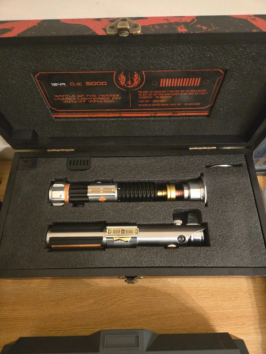 Preços baixos em Sabre de Luz Star Wars Master Replicas e réplicas