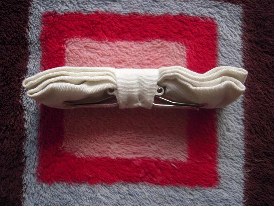 PAJARITA BLANCA CON CLIP RESISTENTE AL ÓXIDO REAL VINTAGE AÑOS 90 3-1/2" X 1" Foto 3 de 4