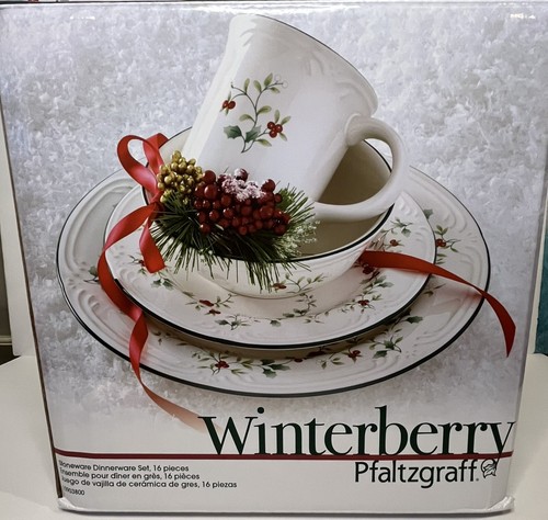 Pfaltzgraff Winterberry 16pc Set—Service for 4 Christmas Holly Berry MINT w/box - Picture 4 of 19