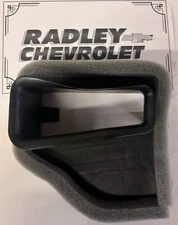 NEW GM OEM AIR CLEANER INTAKE- SIDE DUCT- GENERAL MOTORS GMC 23192714