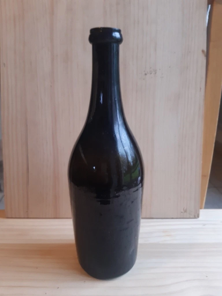 Ancienne Bouteille Drakkar En Verre Soufflé à La Main - 1 Litre - Avec Bouchon Bois