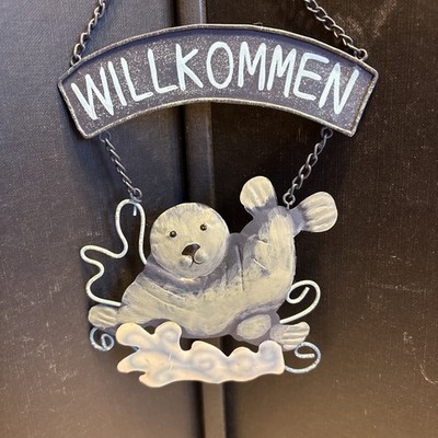 Willkommen Türschild Metall mit Kette, Robbe oder Seelöwe auf stürmischer See