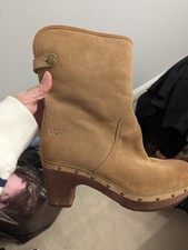 UGG Women's 7M Lynnea Shearling Ankle Clog Boots Sheepskin Fold Over Lining