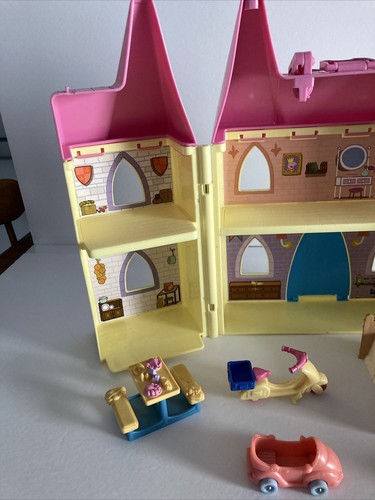 Peppa Pig deluxe Princess Castle Playset Family House 7 piece set w/ furniture - Picture 2 of 10