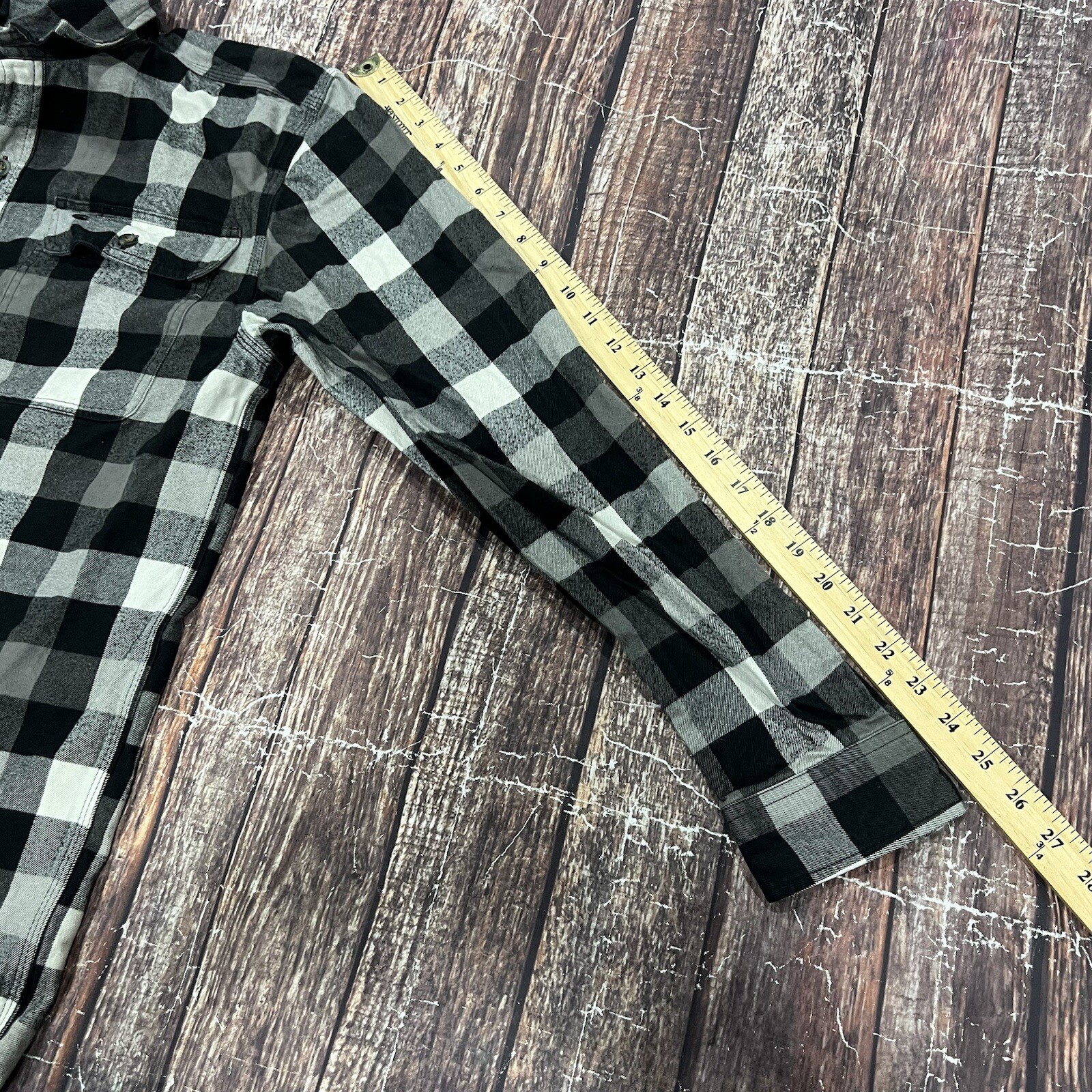 Carhartt Black Grey Hubbard Plaid Heavyweight Flannel Original Fit Size Medium