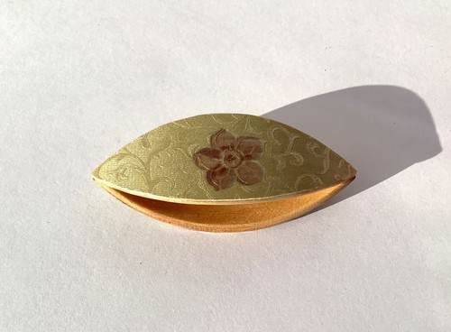 Tatting shuttle with flower 2.5" long - Picture 3 of 9