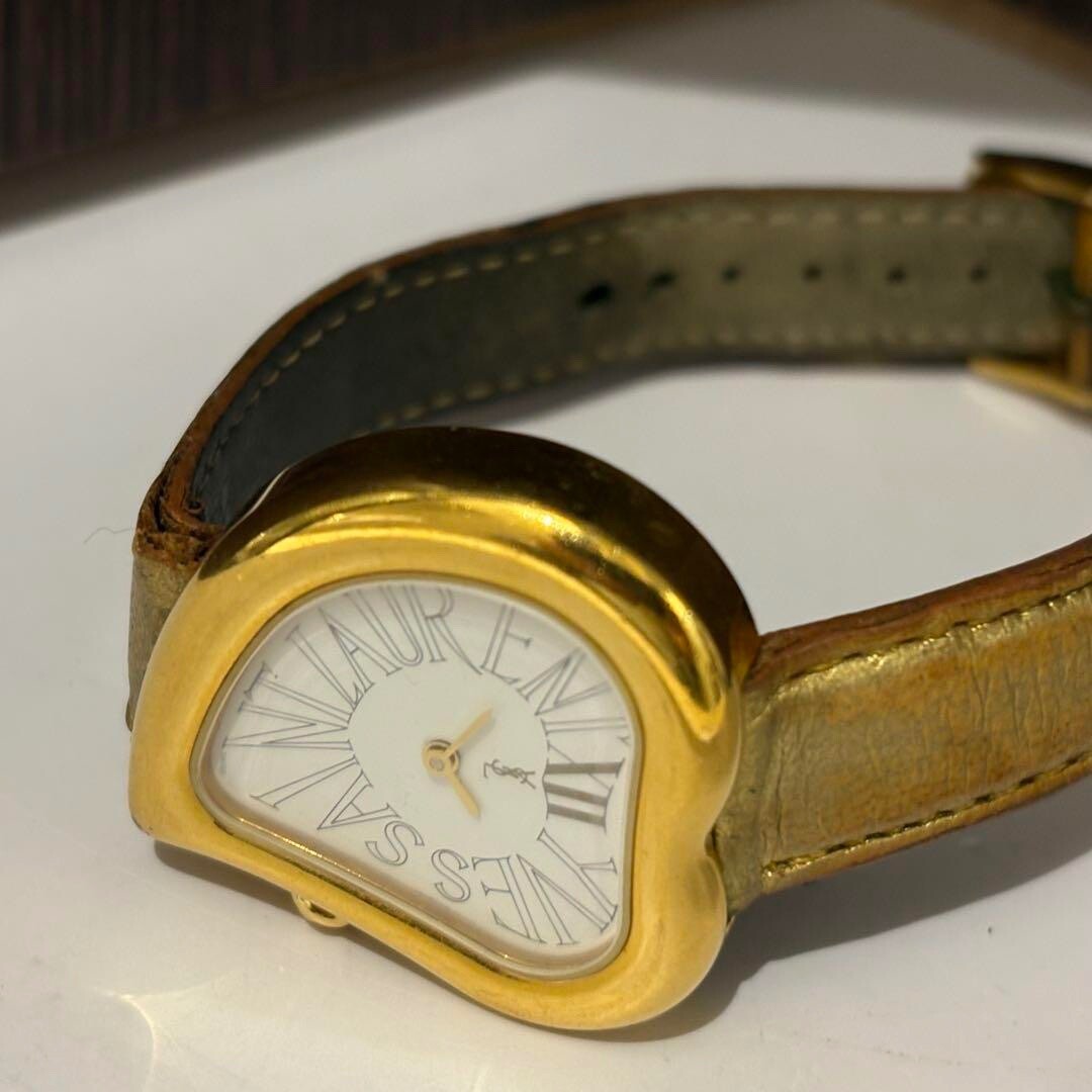 Orologio da polso Yves Saint Laurent oro cuore cintura pelle funzionante pulito