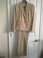 Ladies Calvin Klein Elegant Suit , 2 Pieces, Beige, Size 8/6