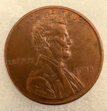 1998-P Close AM Lincoln Penny con doppia colonna, lettere piatte spesse su LIBERTY