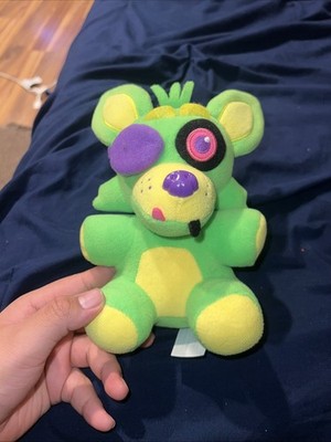 Funko 2017 Five Nights at Freddy's FNAF Purple Black Light Foxy Plush 24-inch