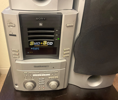 Sony MD 515 3 CD player w/remote/OEM speakers MD is out/ see video