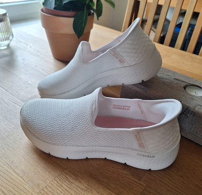 SKECHERS Slip-ins GOwalk Damen Slipper Weiß EU 40 Wide Fit Memory Foam