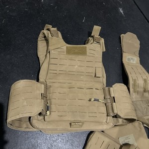 個人装備 USMC GEN3 PLATECARRIER COMPLETE SMALL 個人装備 USMC GEN3 PLATECARRIER COMPLETE SMALL 個人装備 USMC GEN3