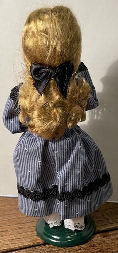 Byers Choice “Nautical Ocean Trader Girl w/ Bird Cage” 2000 - Picture 4 of 7