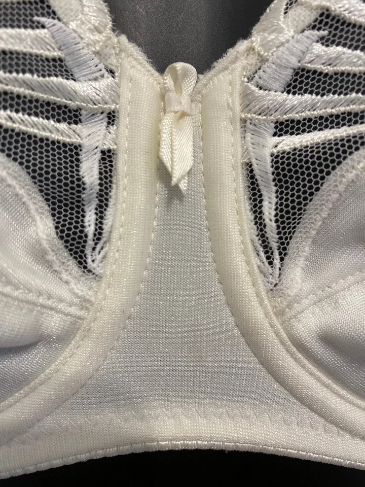 Sujetador Felina Solutions Crema 32D Sin Acolchado Con Aros Bonito Encaje Tops Soporte Foto 2 de 4