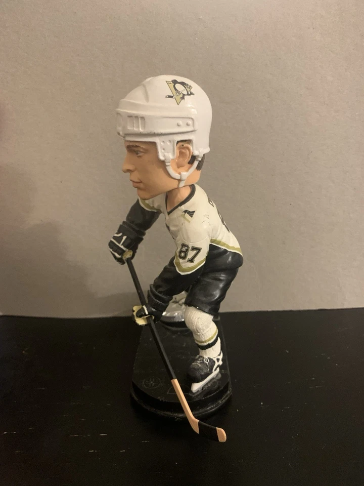 Pittsburgh Penguins Sidney Crosby Ceramic Bobble Head NHL Hockey Figurine - Image 4 of 4