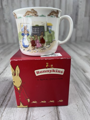 Vintage Royal Doulton Bunnykins Handled Hug-a-Mug W/ Box - Picture 2 of 17