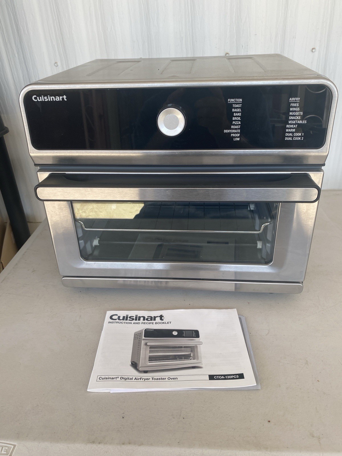 Cuisinart CTOA-130PC3 0.6 cu ft Air Fryer Toaster Oven Gently Used