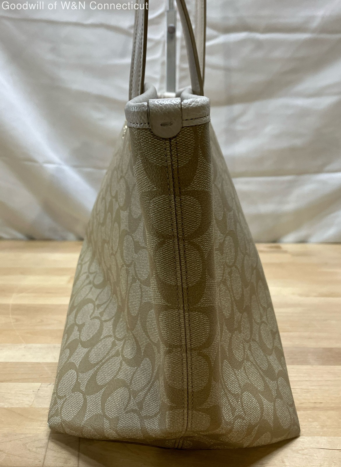 Authenticated Coach Women's Beige Basic - image 5