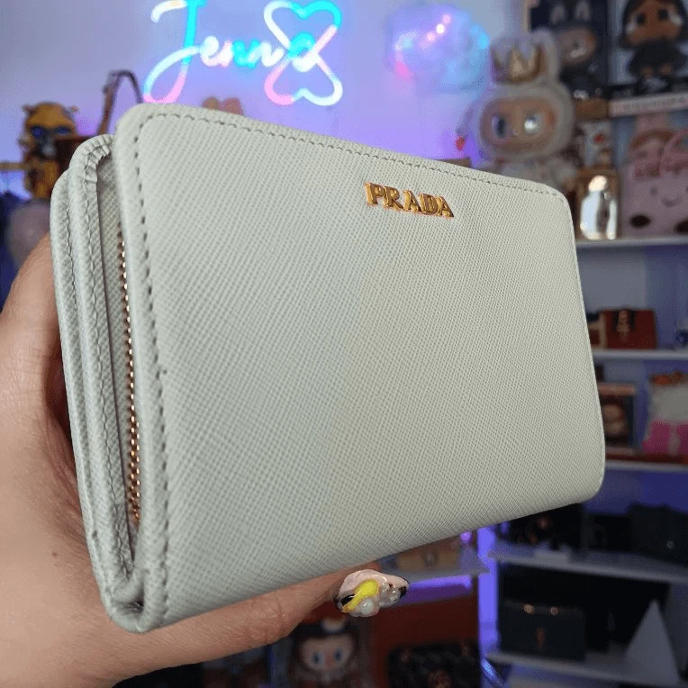 Prada Día de San Valentín Edición Limitada Blanco Cuero Saffianon Talla Mediana Pared Sin Usar Foto 3 de 4