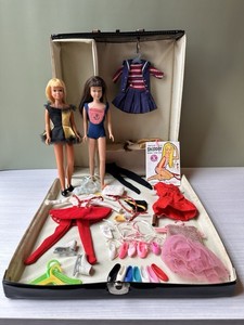 Gros Lot Vintage De Vêtements Pour Poupées Barbie, Skipper - Japon 1960-70