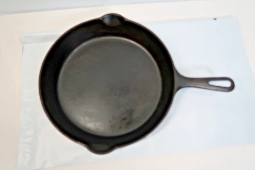 Vintage Griswold #8 704N Cast Iron Skillet (READ) Erie Pa. Frying Pan